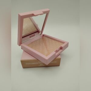 Kylie Pressed Highlighter - Rose Gold Glow